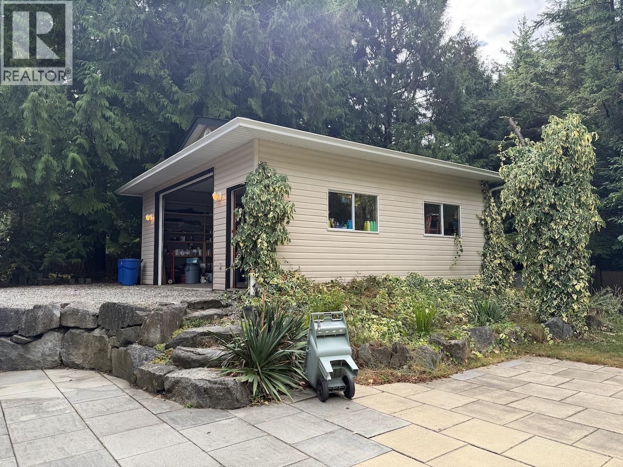 8099 NORTHWOOD ROAD, Halfmoon Bay