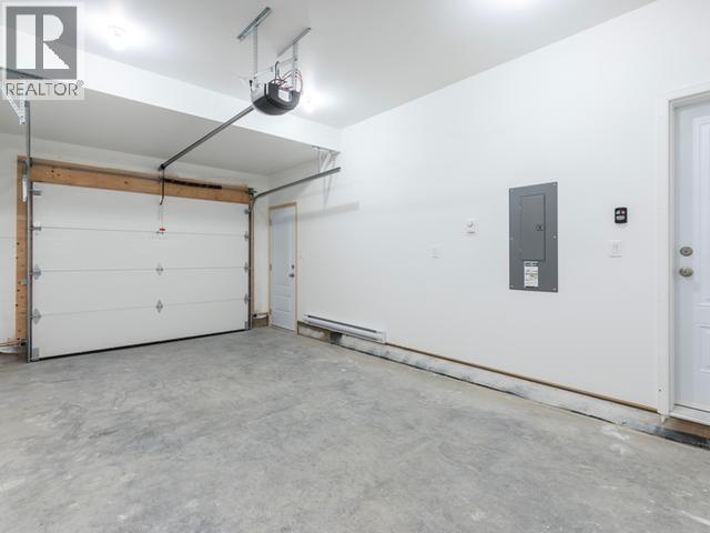 41 WYVERN AVENUE - Photo 5 of 29, Whitehorse, Yukon