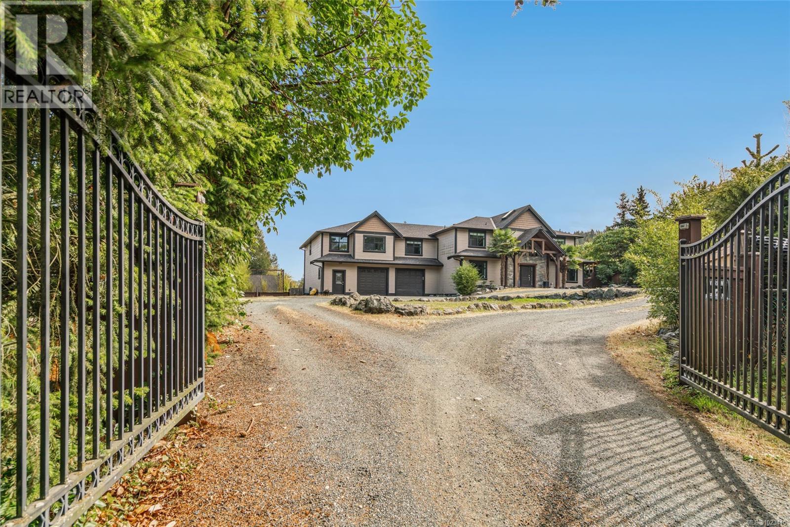 2466 Summerset Rd, Nanoose Bay