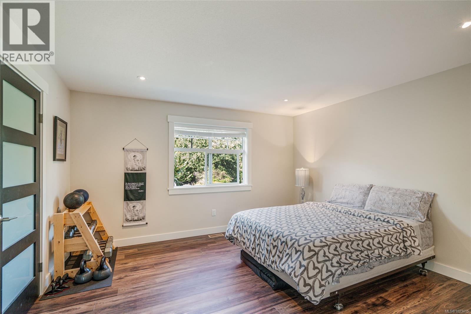 2466 Summerset Rd, Nanoose Bay