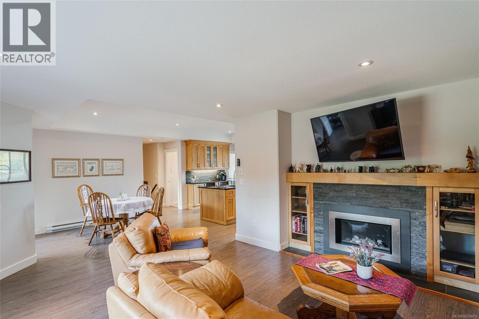 2466 Summerset Rd, Nanoose Bay