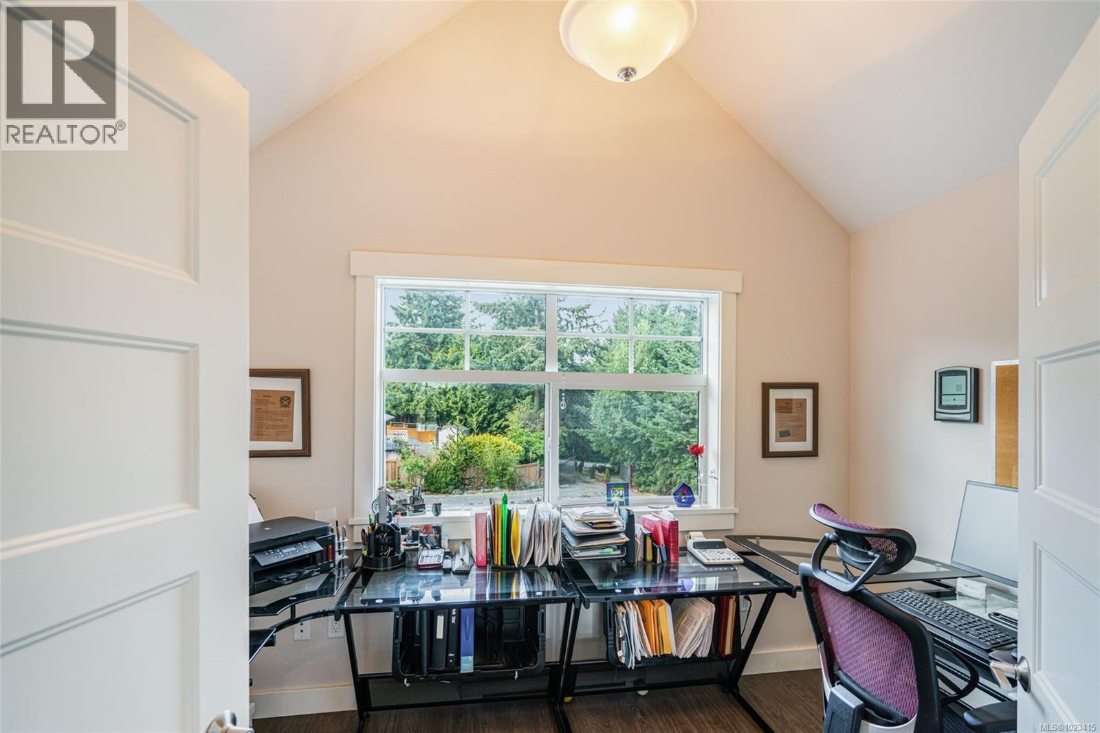 2466 Summerset Rd, Nanoose Bay