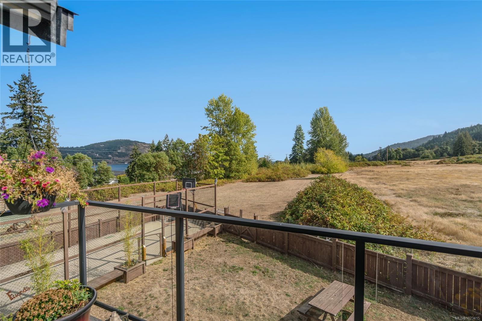 2466 Summerset Rd, Nanoose Bay