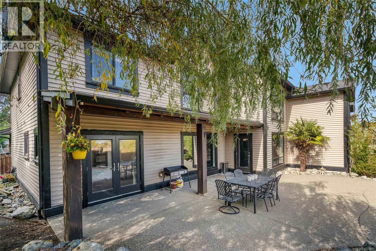 2466 Summerset Rd, Nanoose Bay