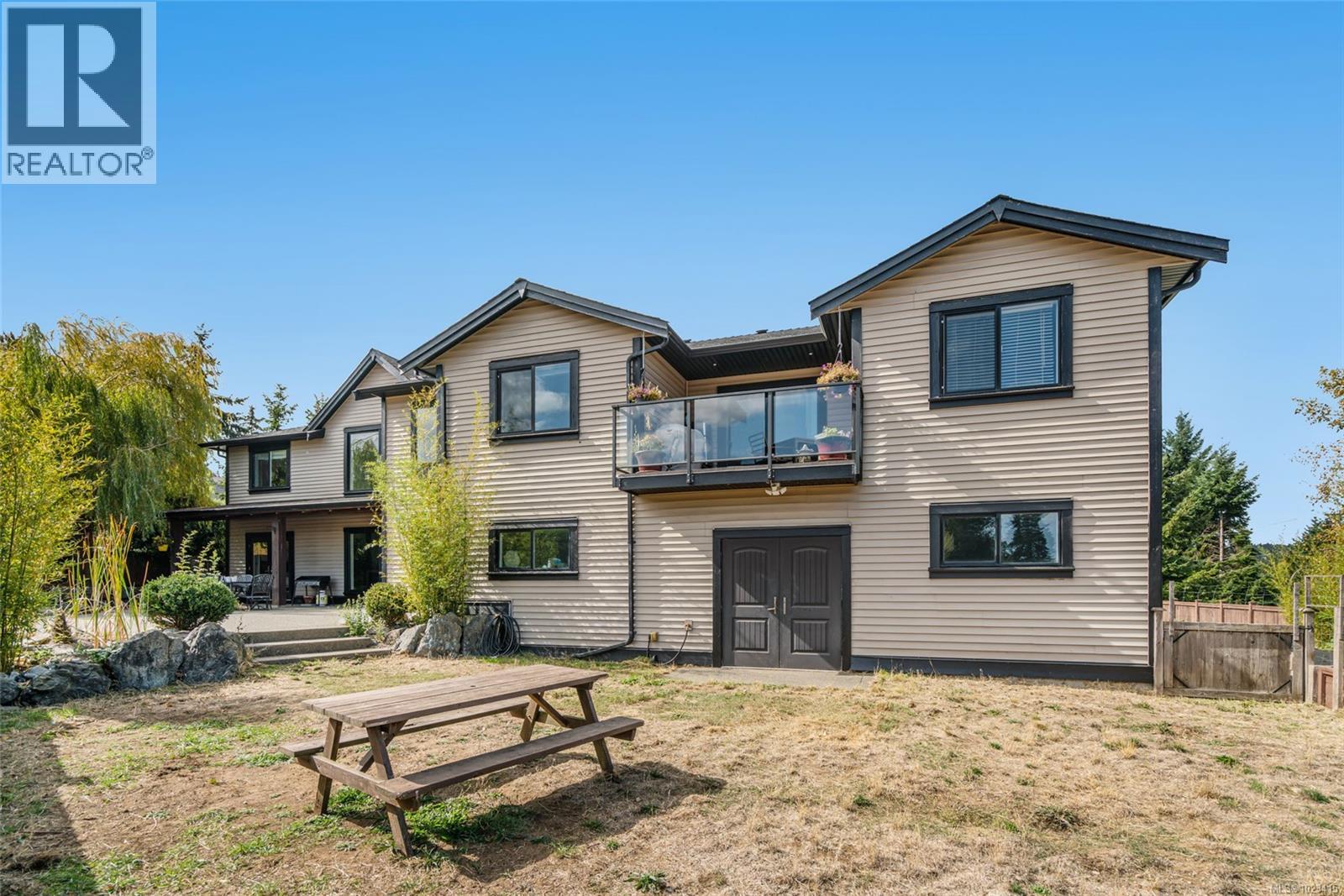 2466 Summerset Rd, Nanoose Bay