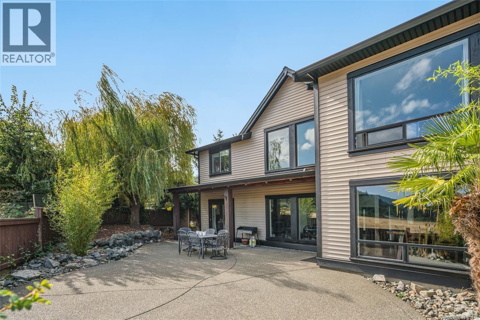 2466 Summerset Rd, Nanoose Bay