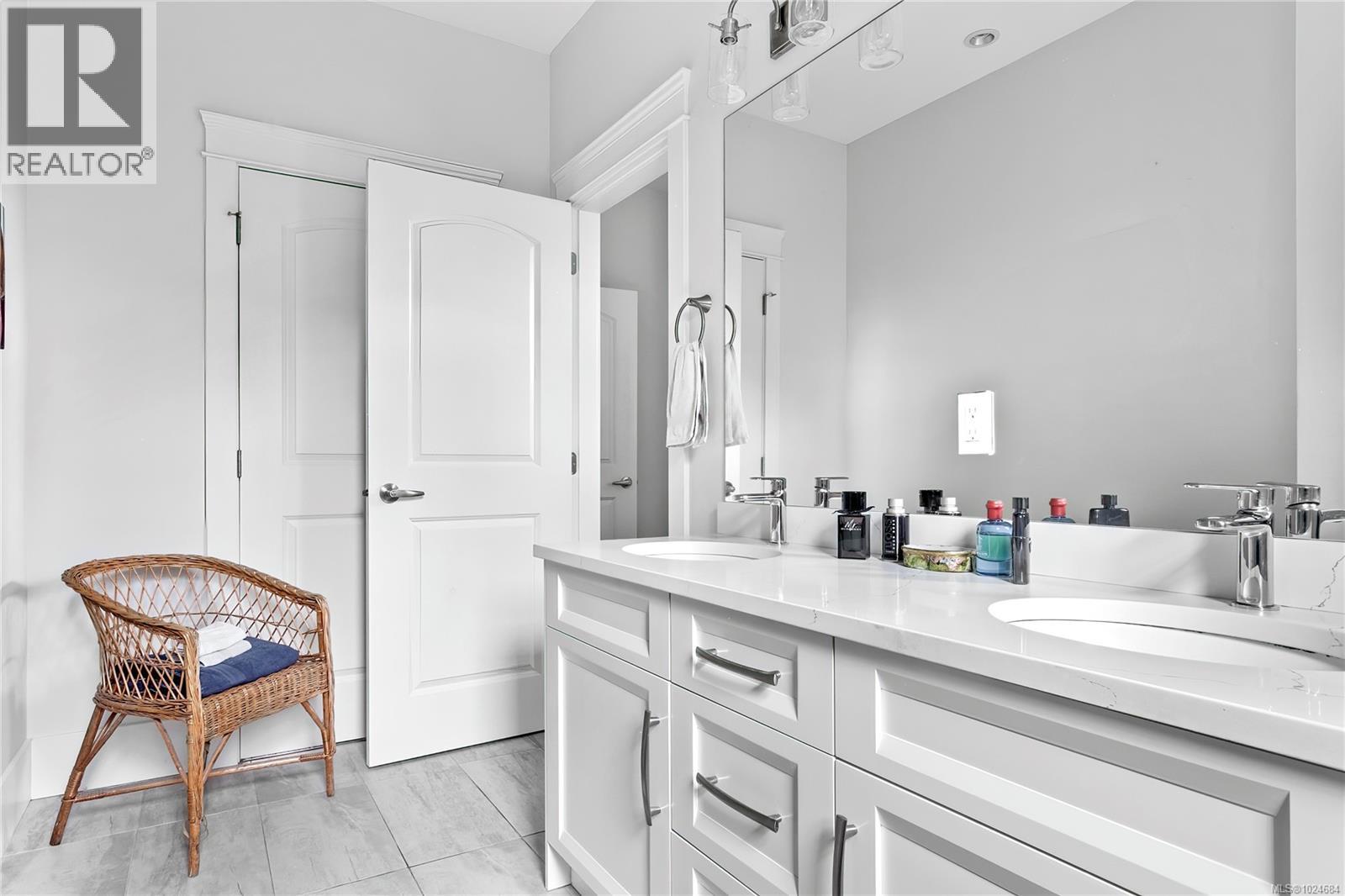  1430 Payton Place, Saanich