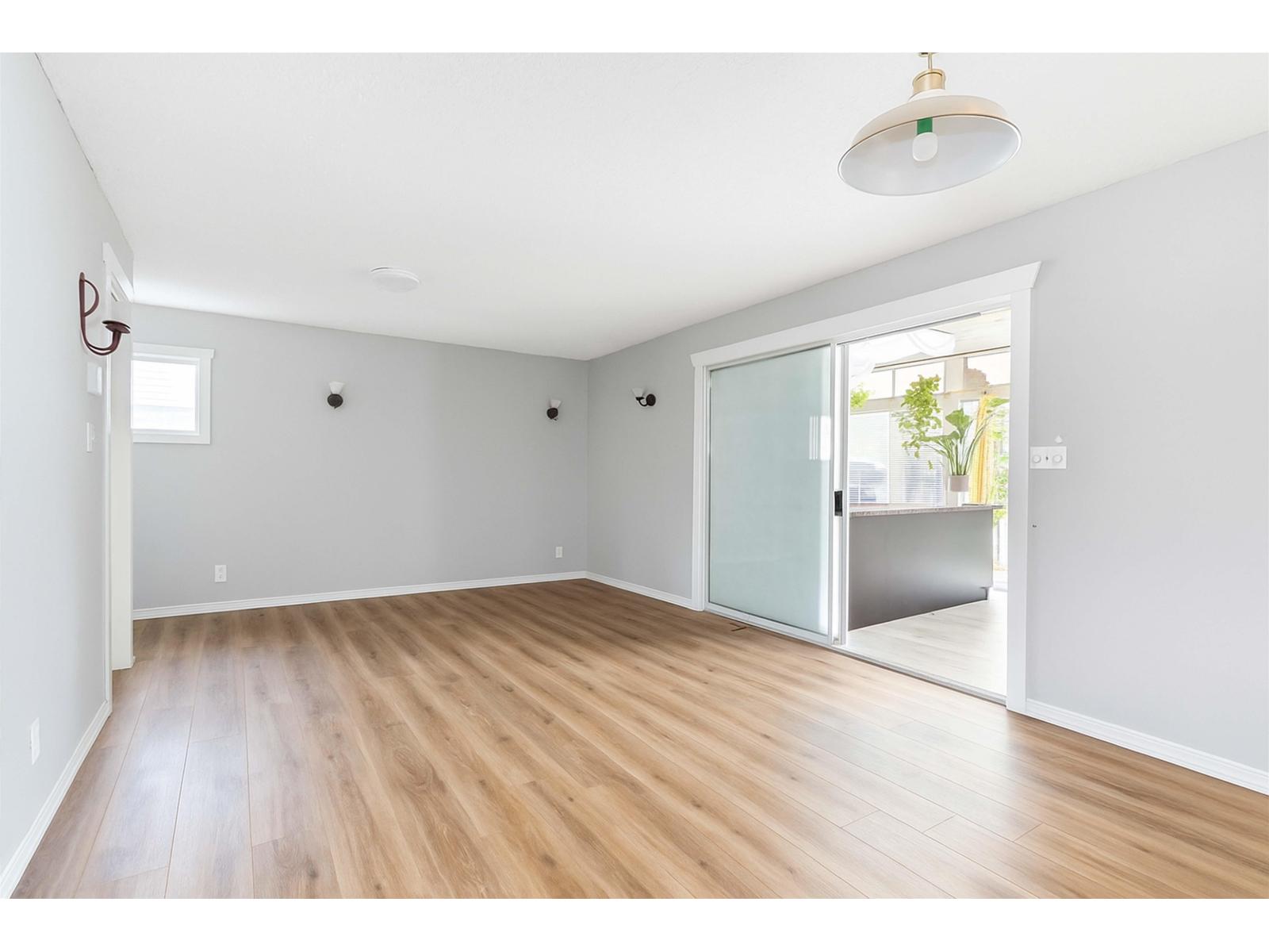 10087 MOUNTAINVIEW ROAD, Mission