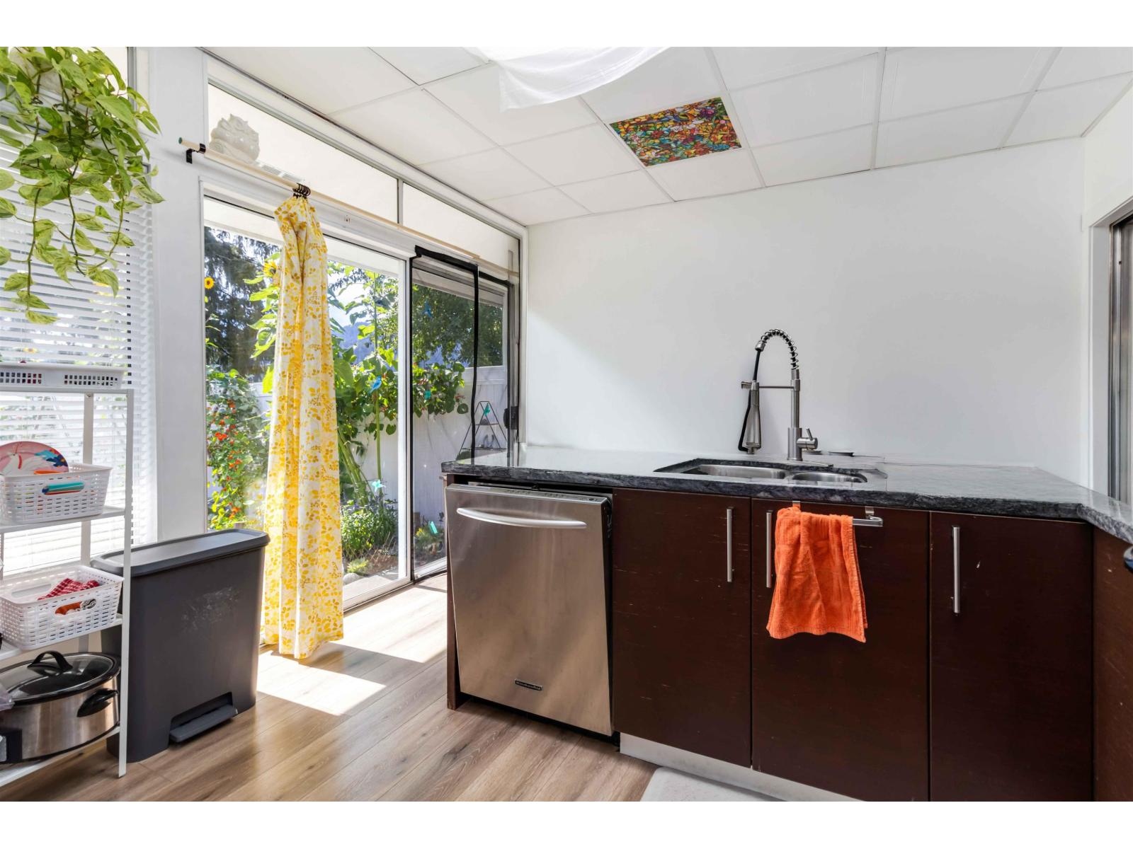 10087 MOUNTAINVIEW ROAD, Mission