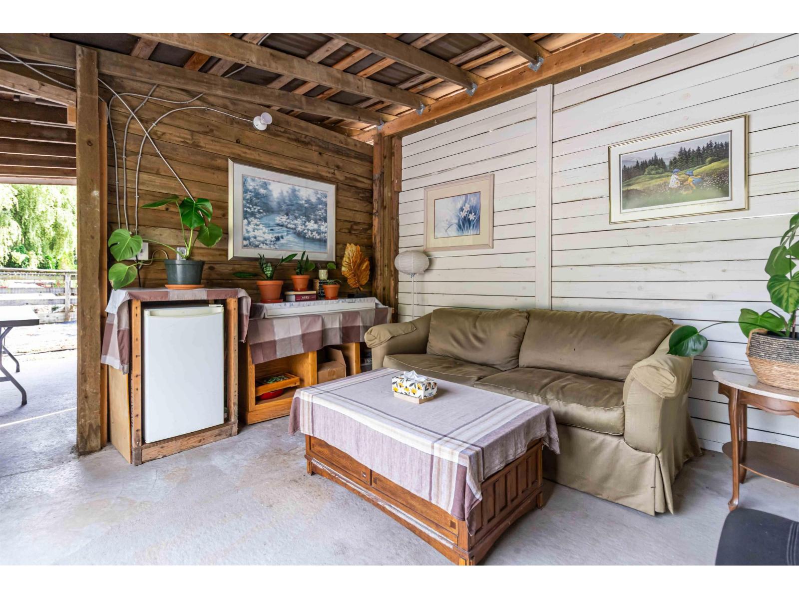 10087 MOUNTAINVIEW ROAD, Mission