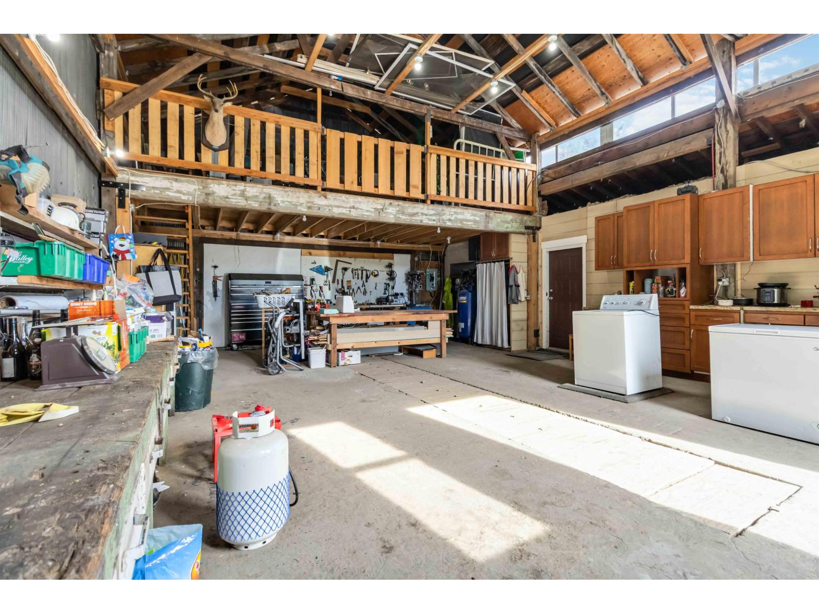 10087 MOUNTAINVIEW ROAD, Mission