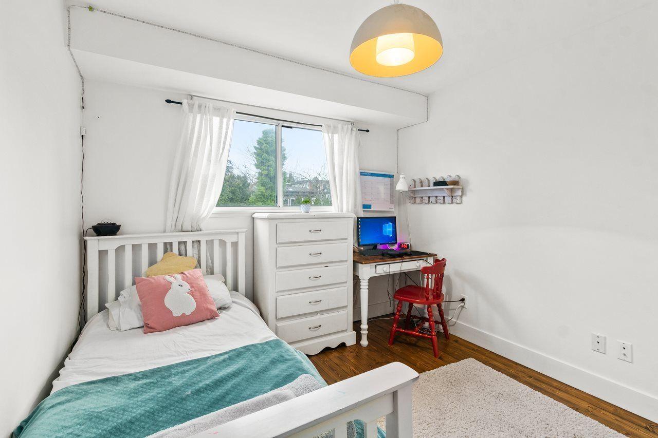 1341 PARKER STREET, White Rock