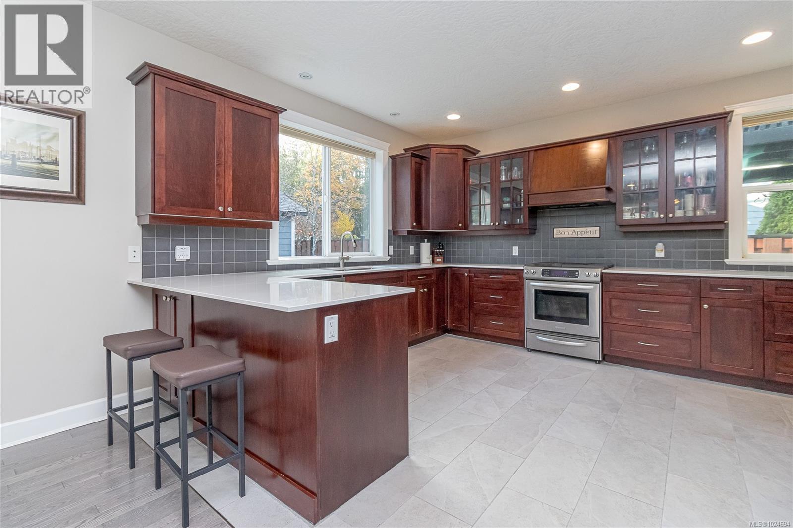 898 Bucktail Rd, Mill Bay