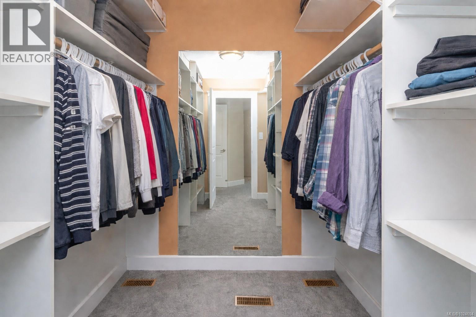 898 Bucktail Rd, Mill Bay