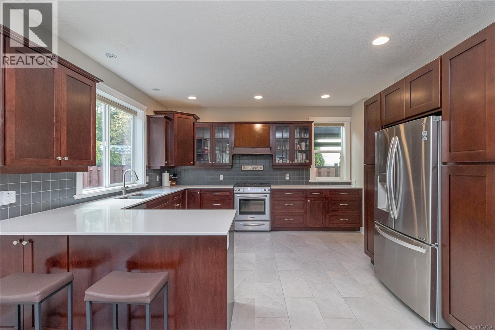 898 Bucktail Rd, Mill Bay