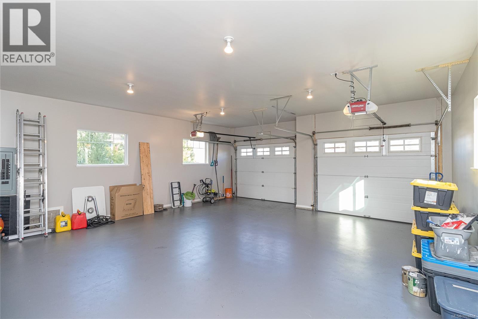 898 Bucktail Rd, Mill Bay