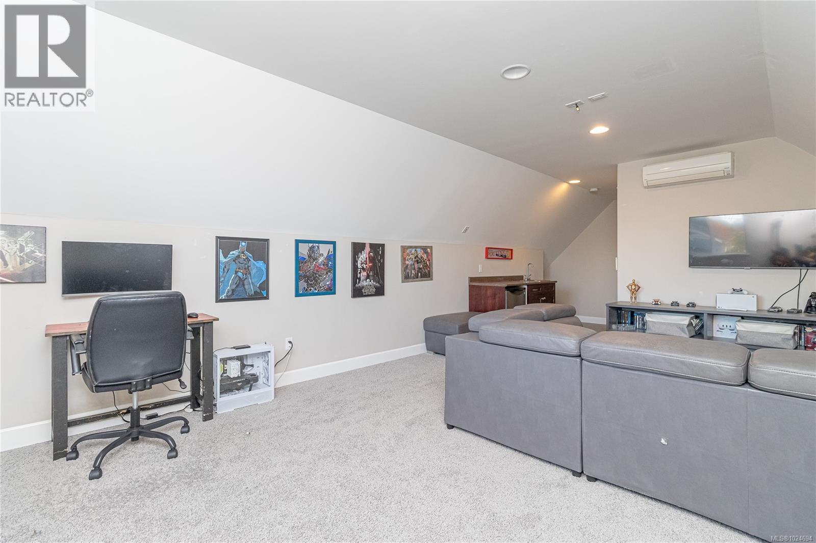 898 Bucktail Rd, Mill Bay