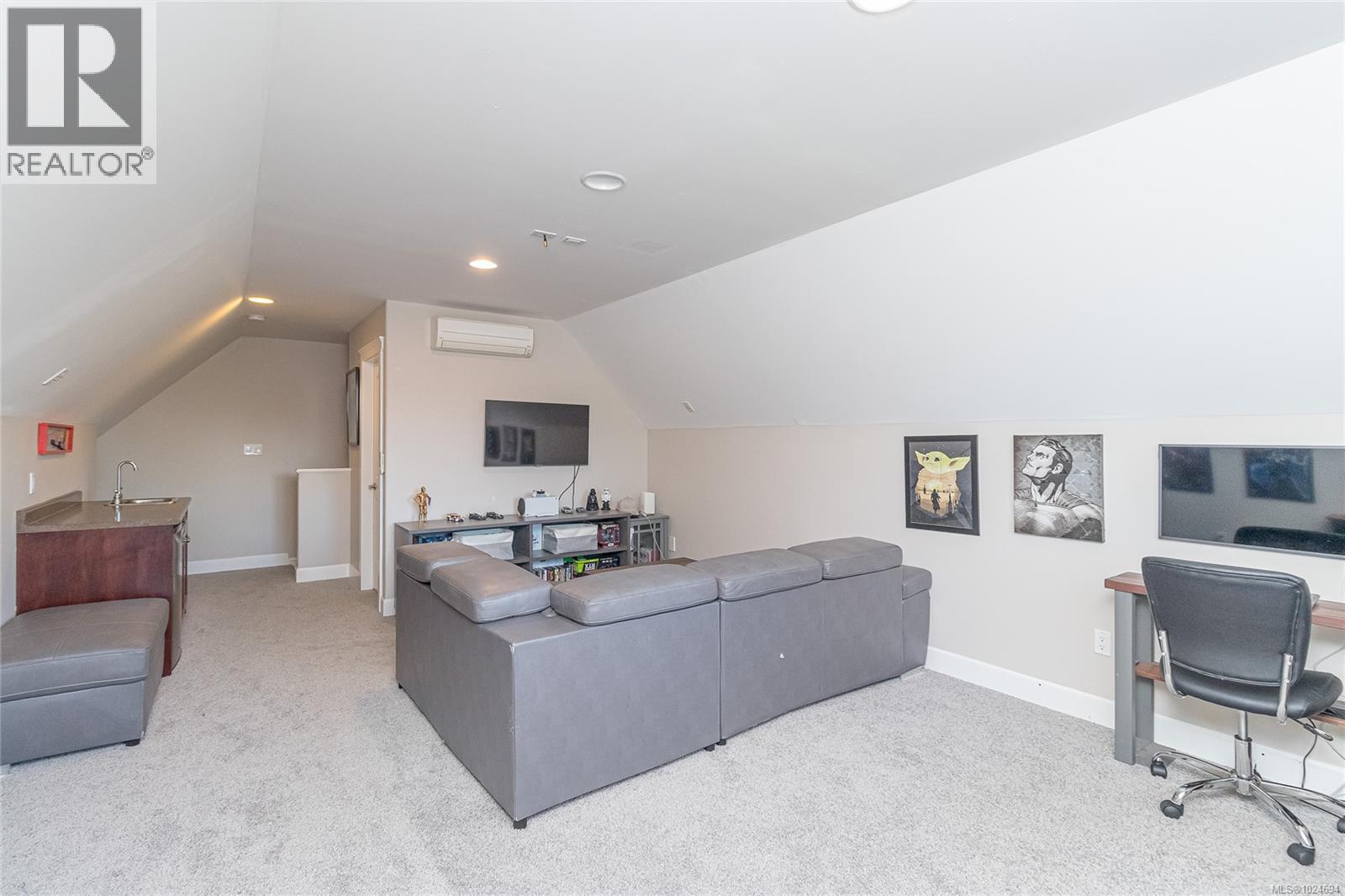 898 Bucktail Rd, Mill Bay