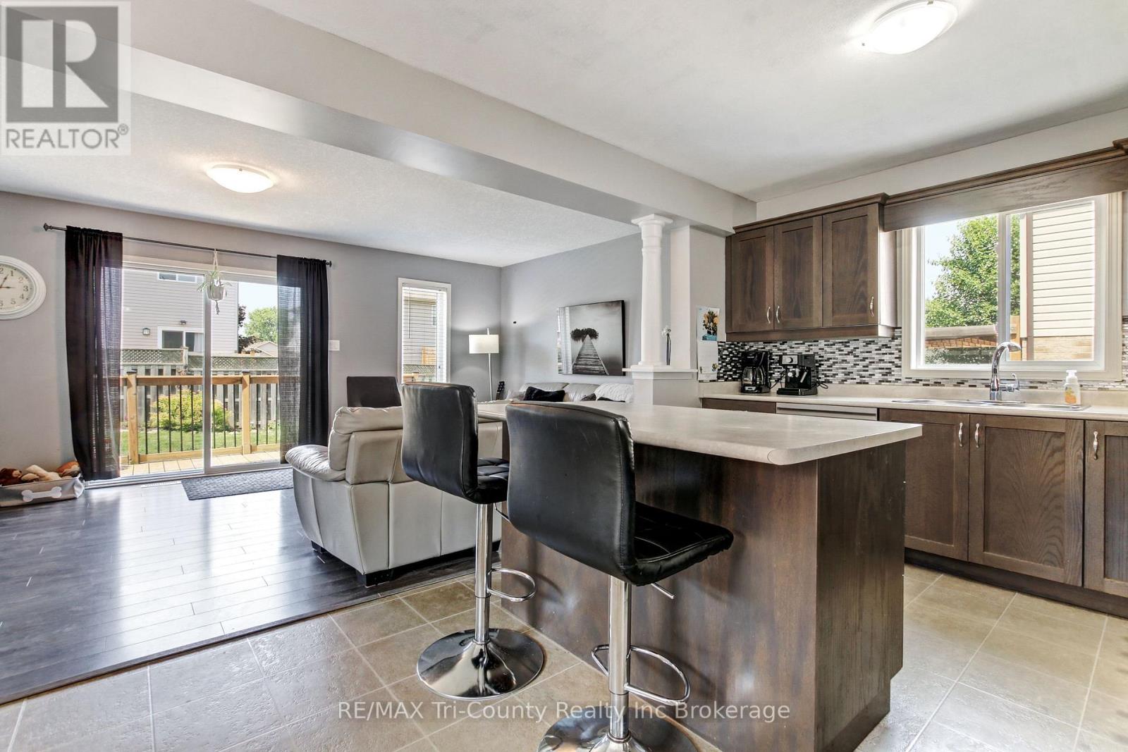 63 WOODHATCH CRESCENT - 8