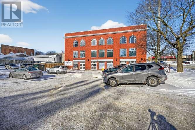 133 King Unit 202 photo 3