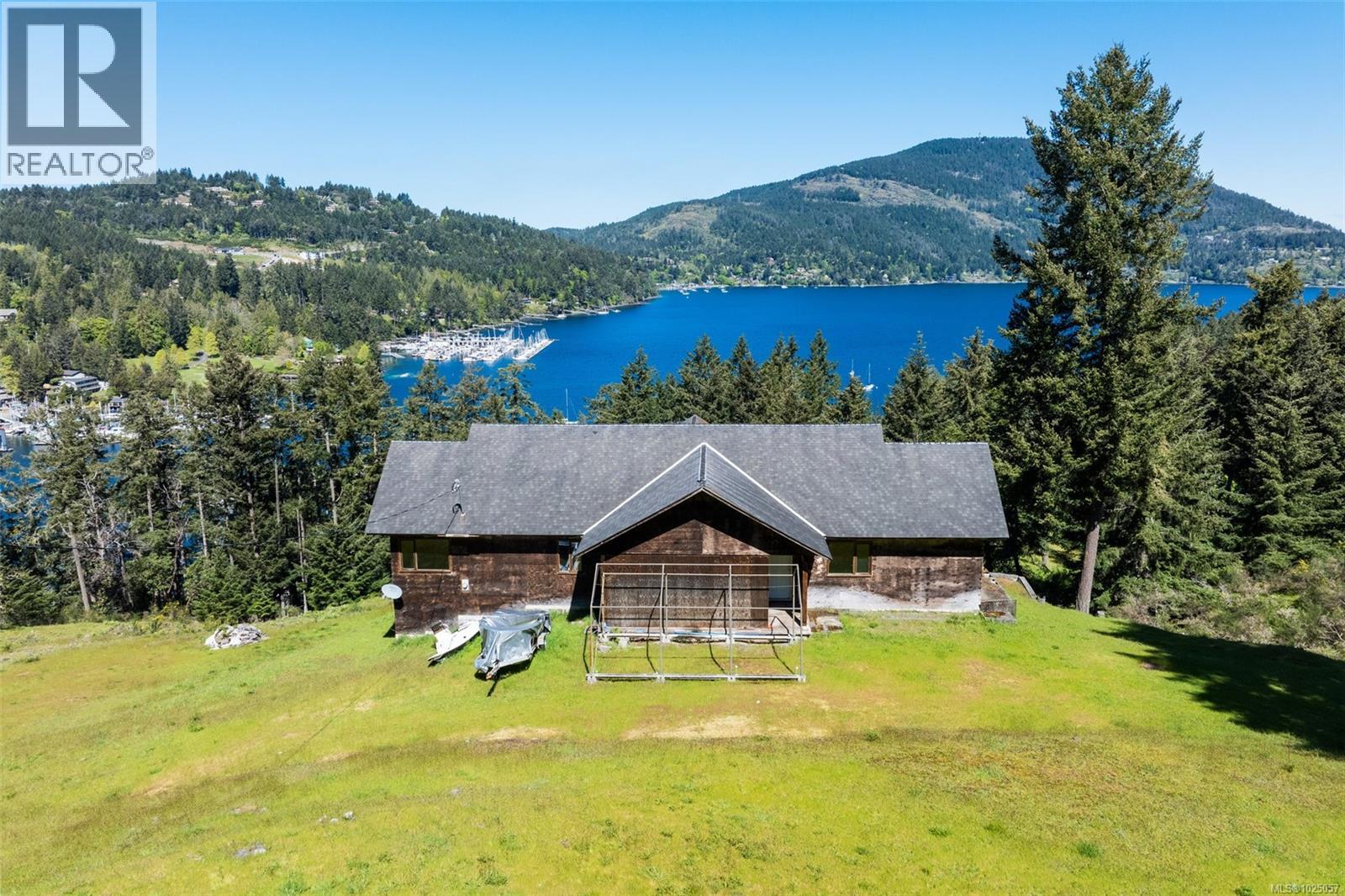 6748 Stoney Hill Rd, Duncan