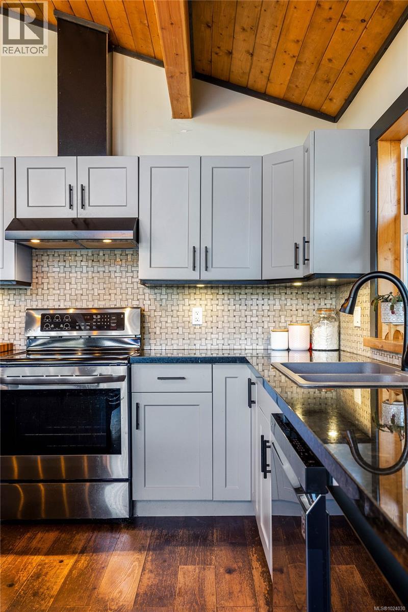  659 Wilks Road, Mayne Island