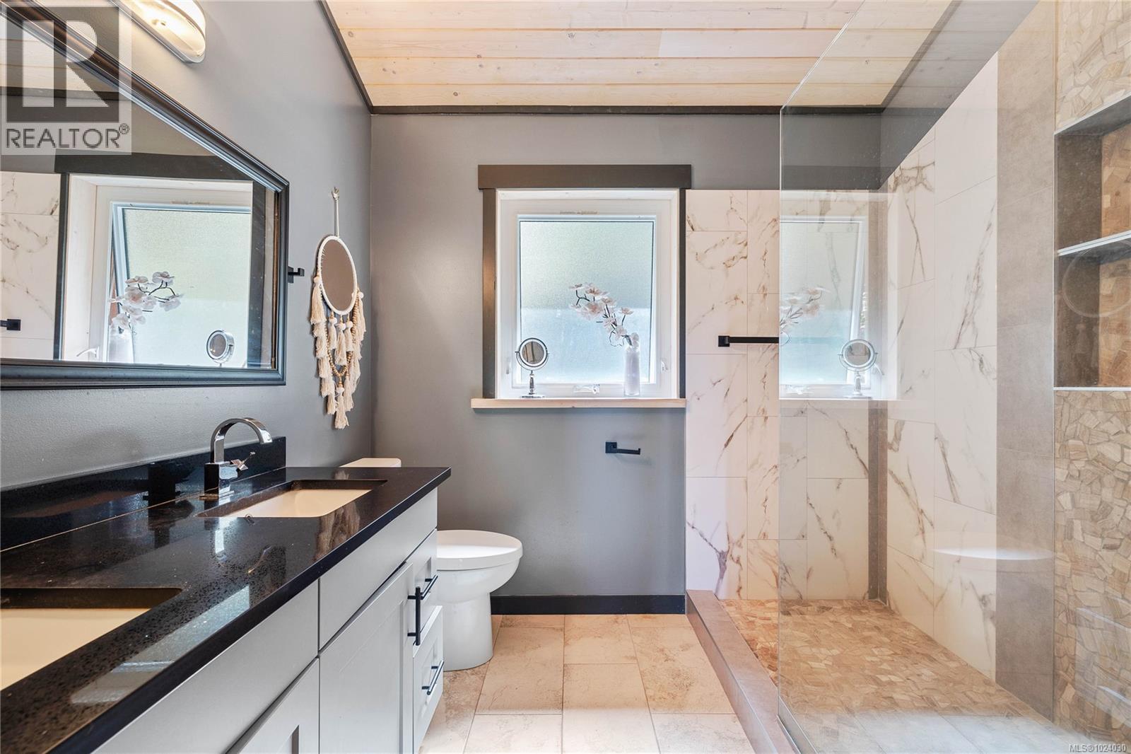  659 Wilks Road, Mayne Island