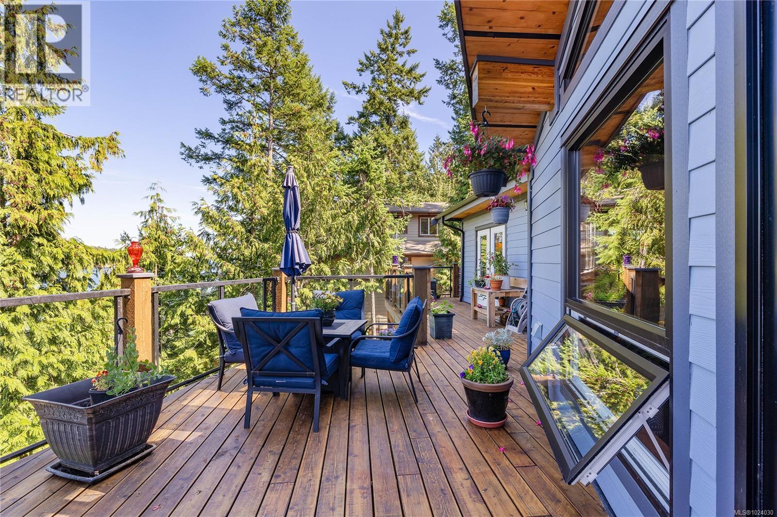  659 Wilks Road, Mayne Island