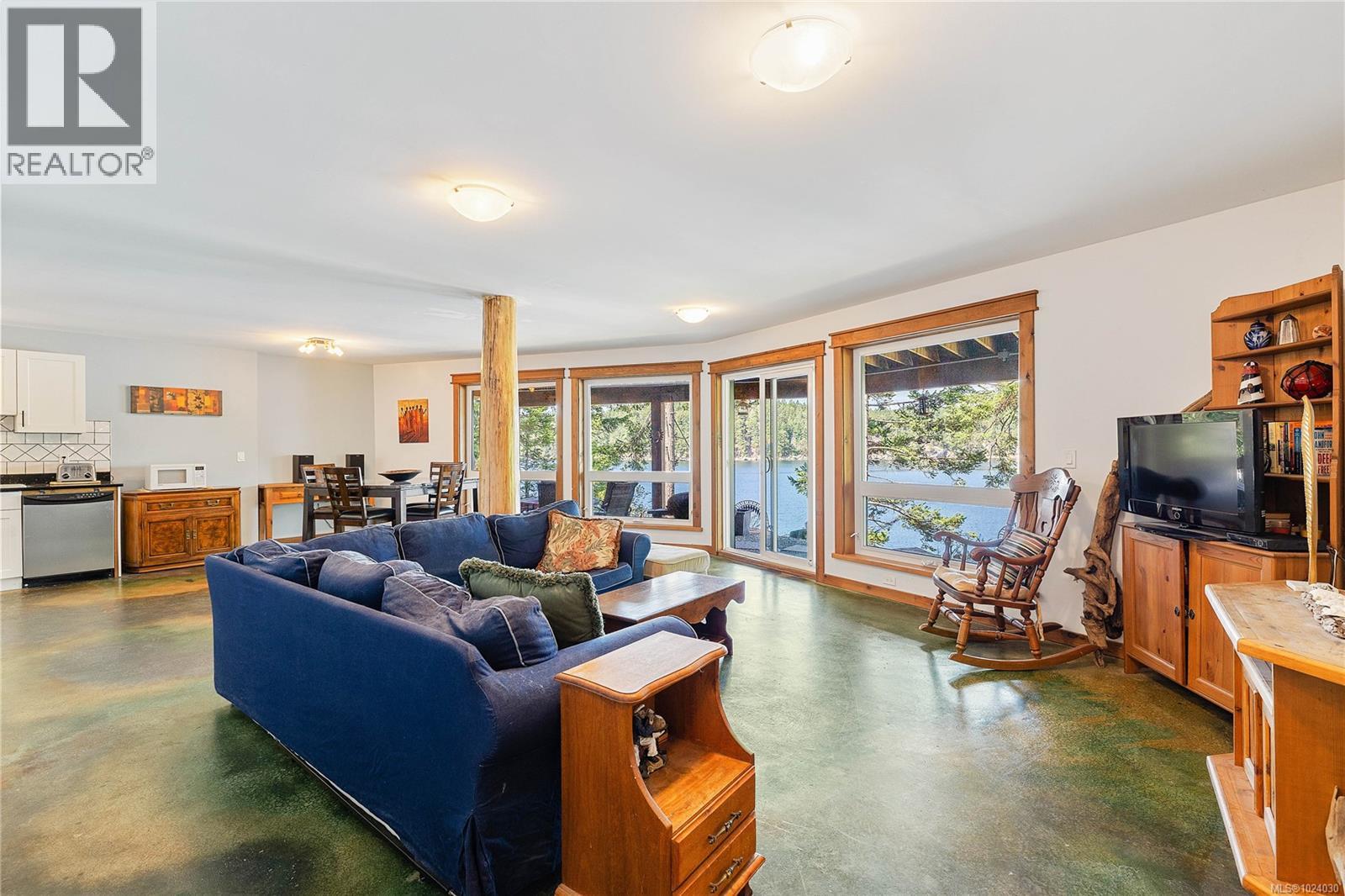  659 Wilks Road, Mayne Island