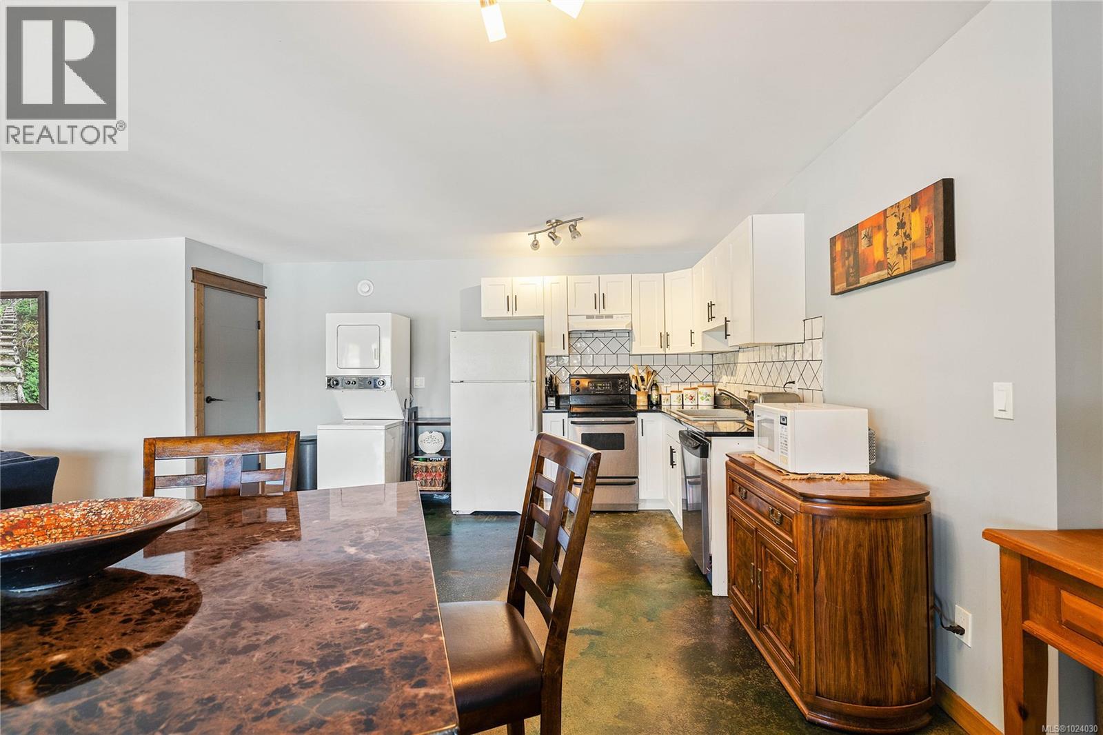  659 Wilks Road, Mayne Island