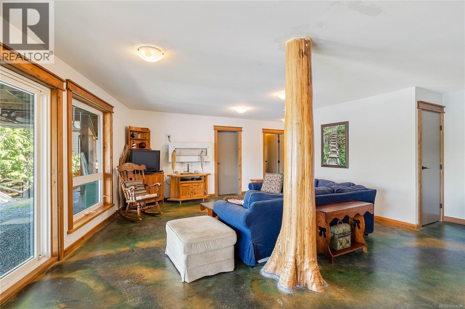  659 Wilks Road, Mayne Island