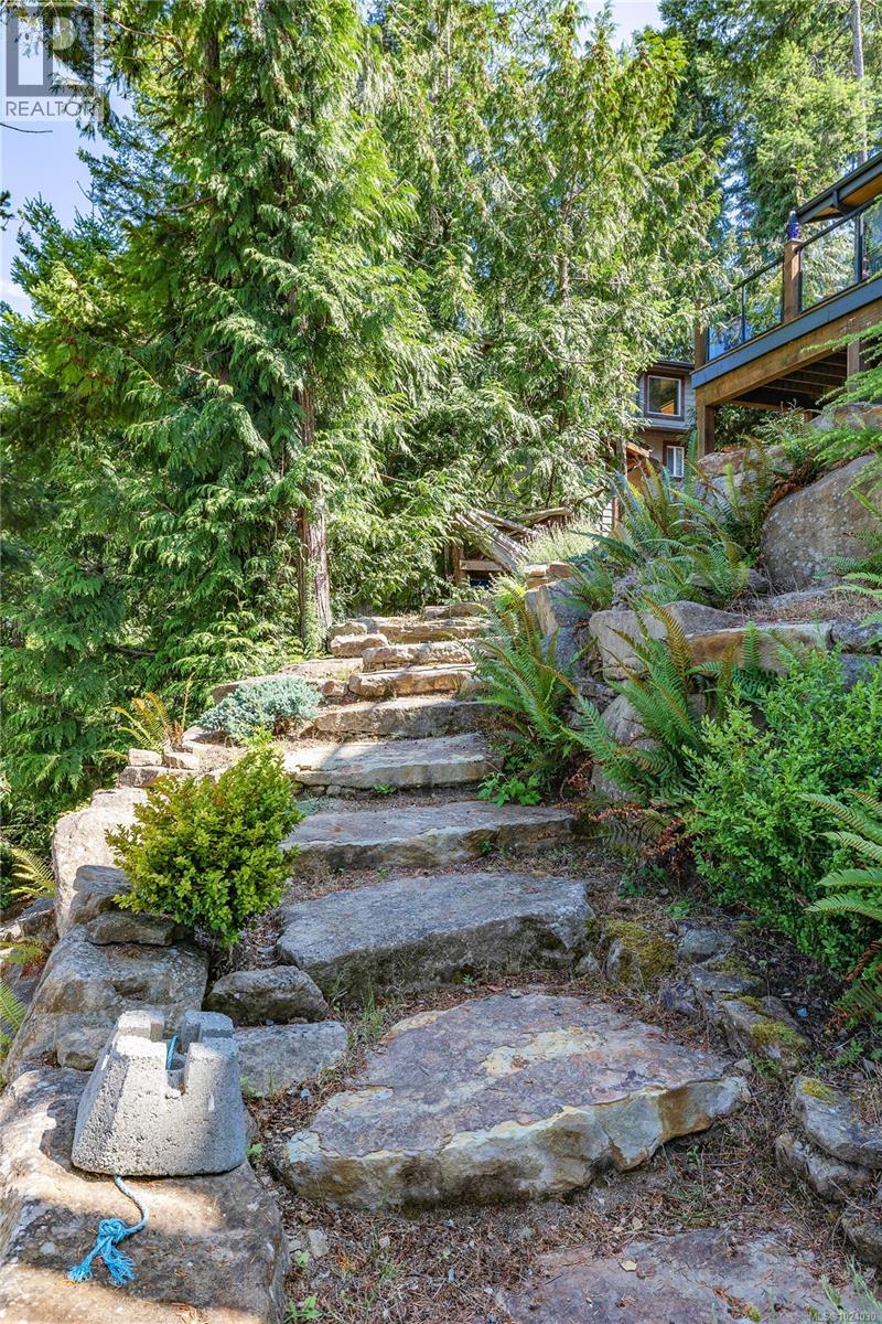  659 Wilks Road, Mayne Island