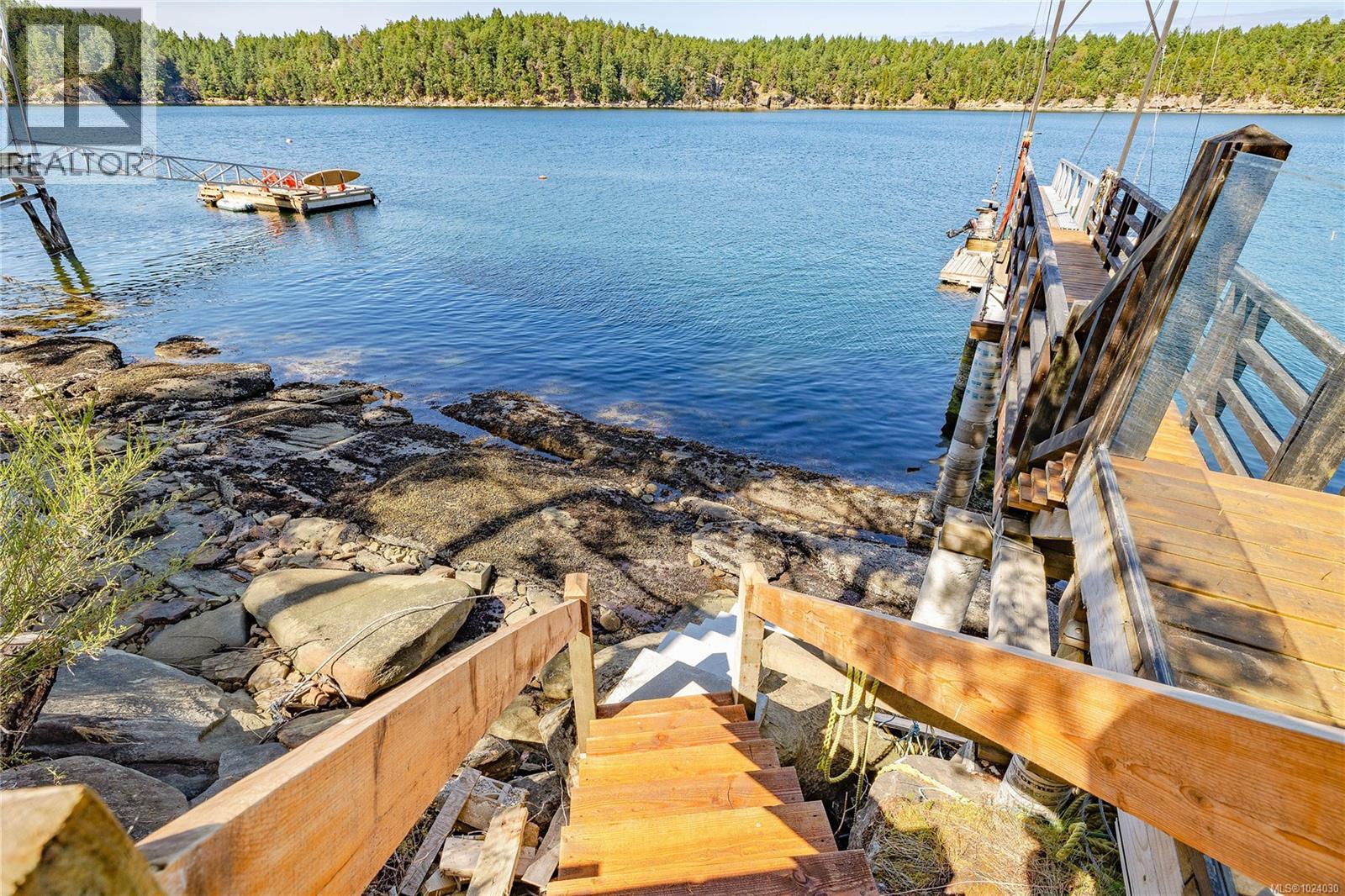  659 Wilks Road, Mayne Island