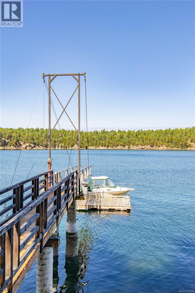  659 Wilks Road, Mayne Island