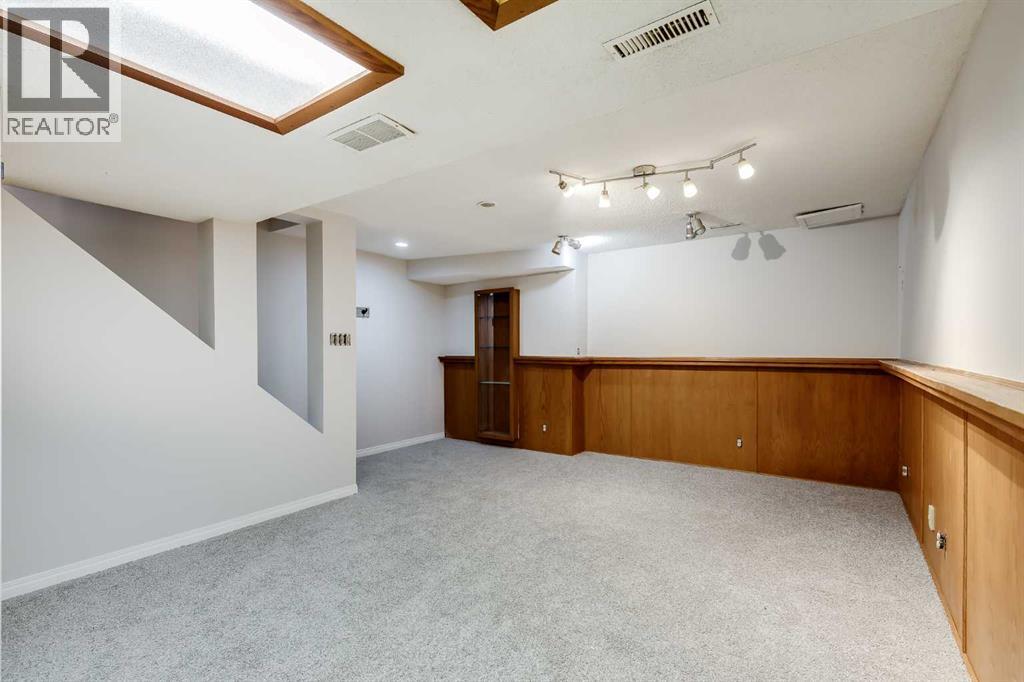 Single Family House for Sale in  Falton Drive NE Falconridge Calgary 