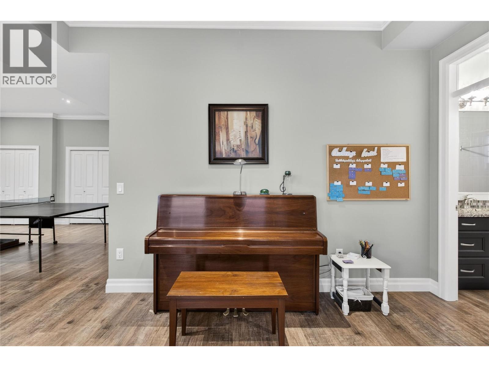  2281 24 Avenue Northeast, Salmon Arm