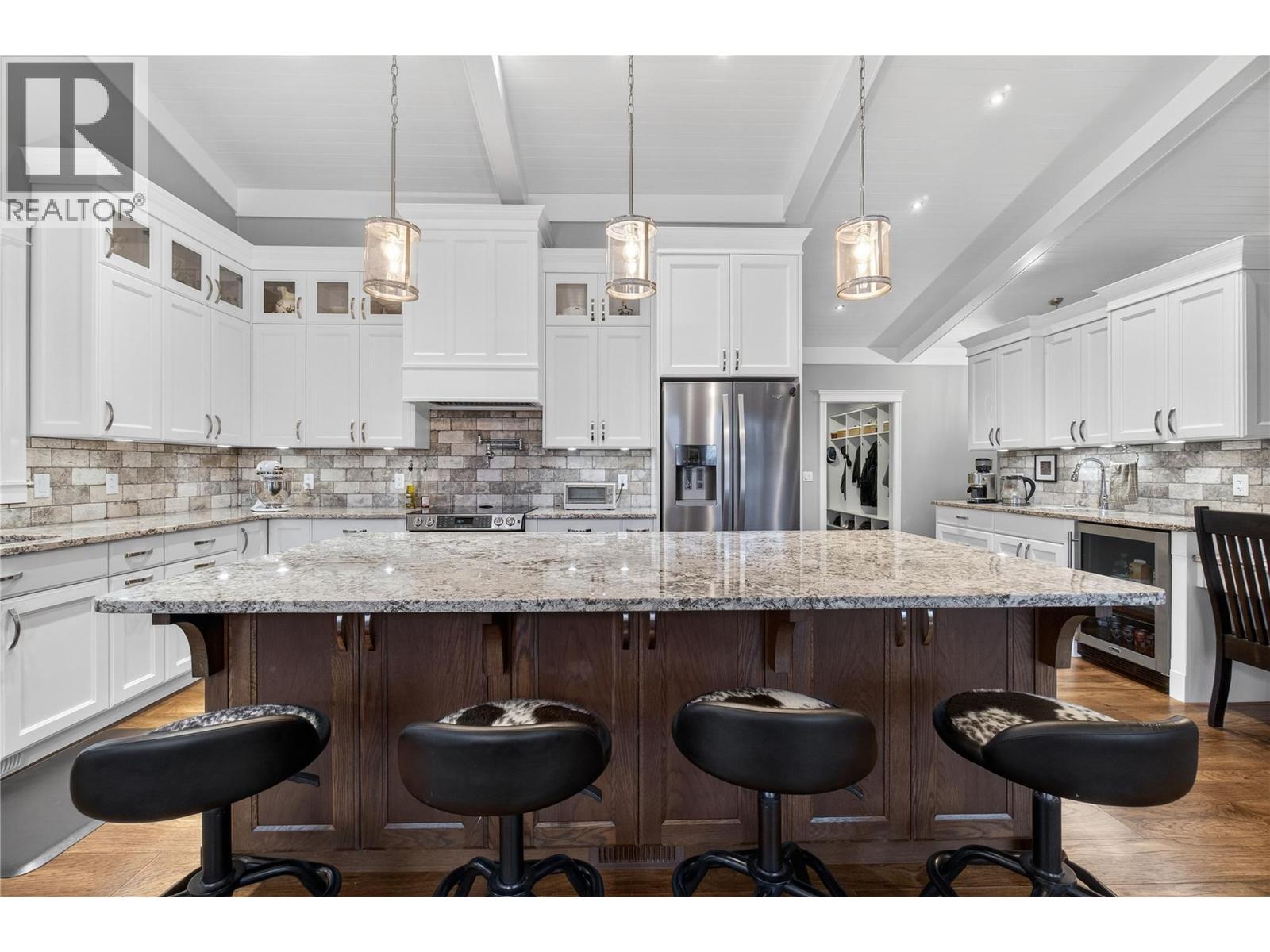2281 24 Avenue NE - 46