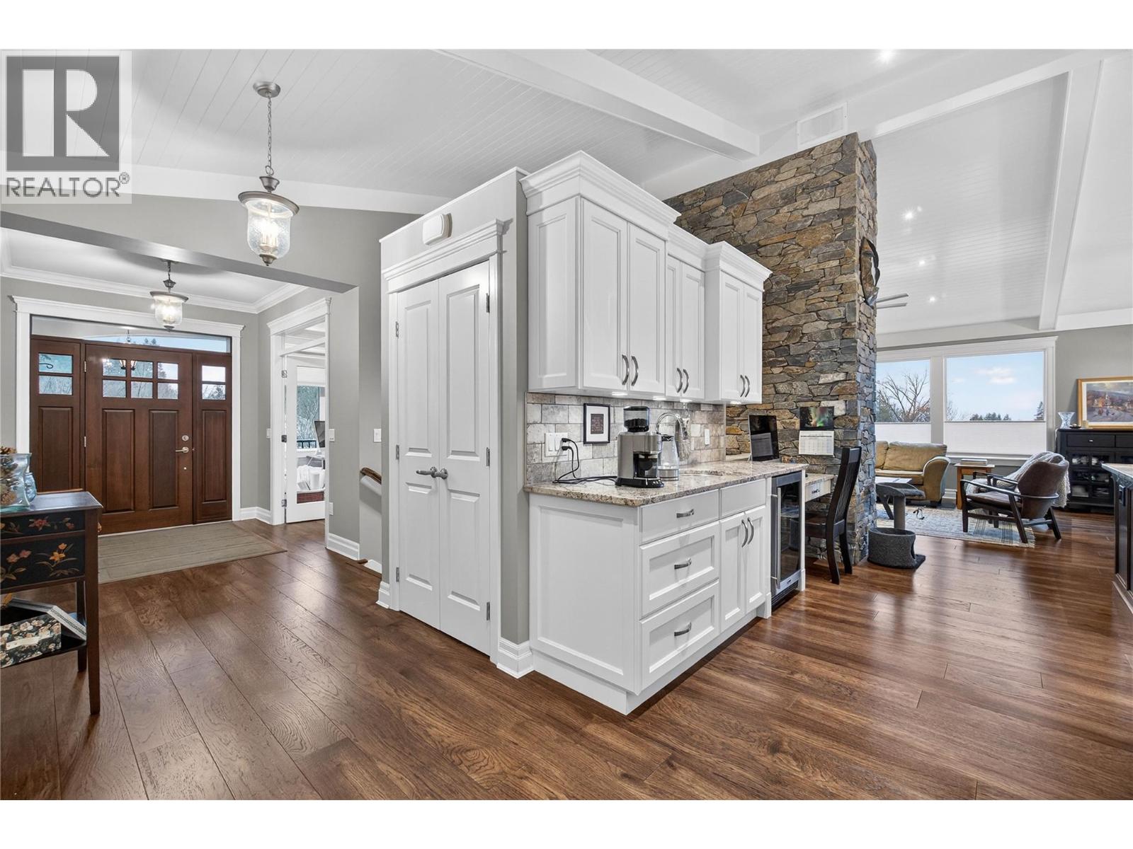  2281 24 Avenue Northeast, Salmon Arm