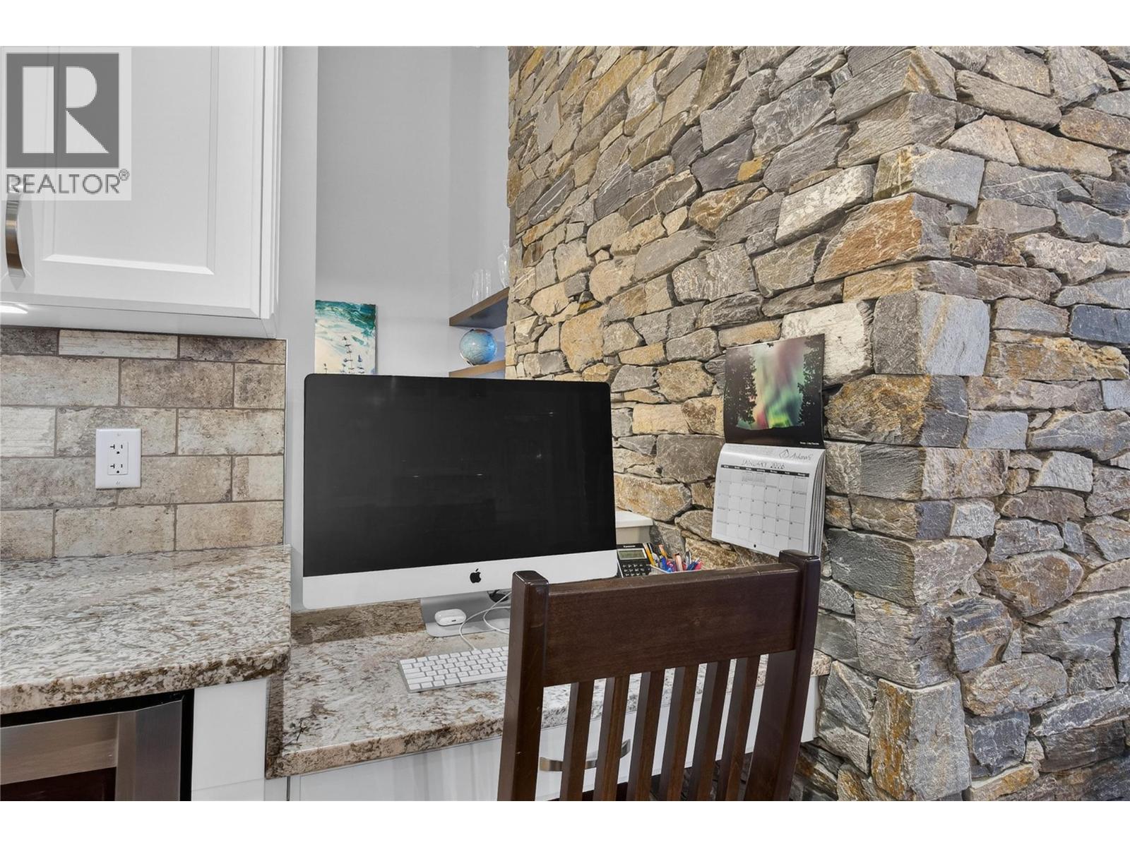  2281 24 Avenue Northeast, Salmon Arm