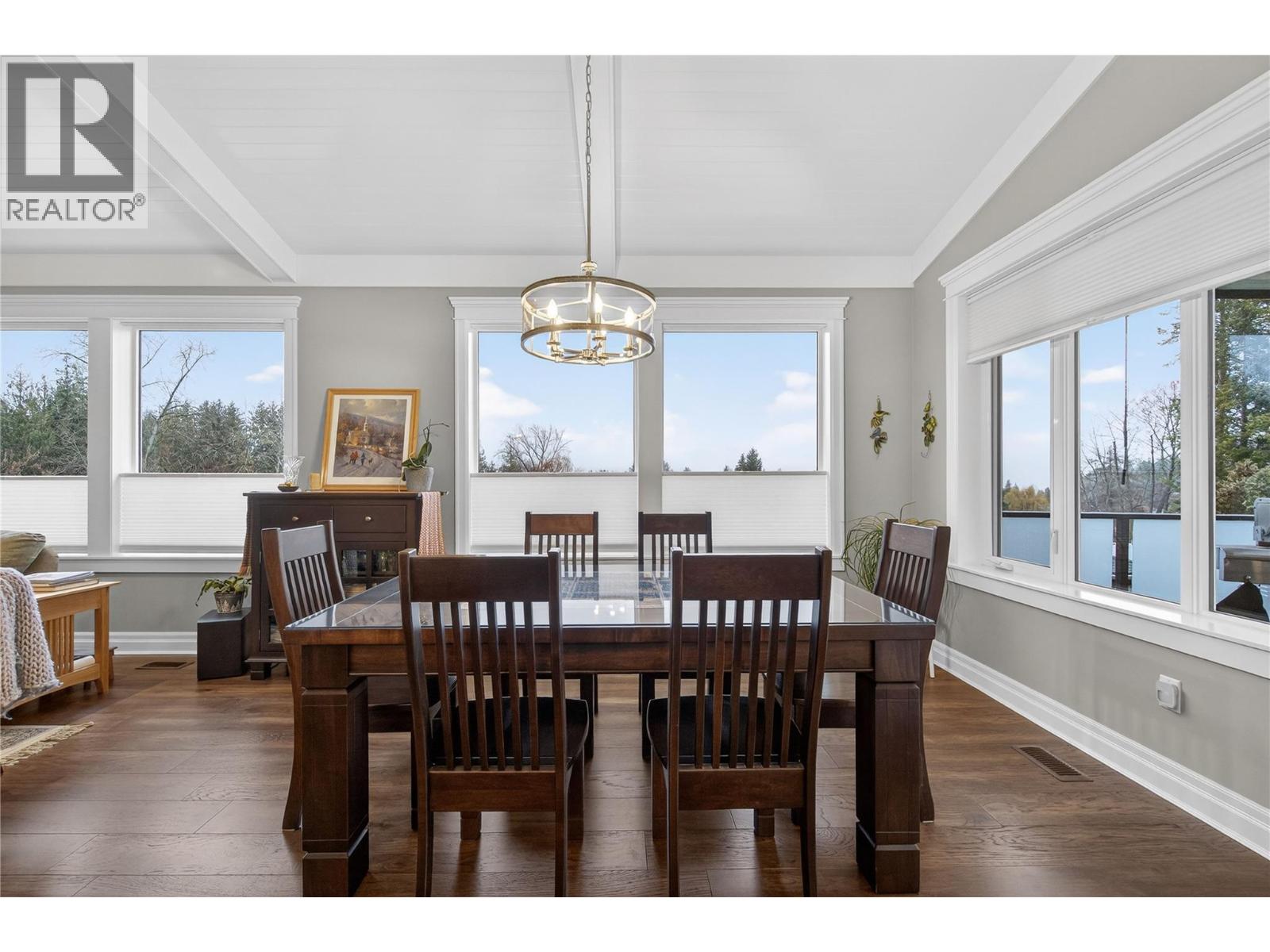  2281 24 Avenue Northeast, Salmon Arm