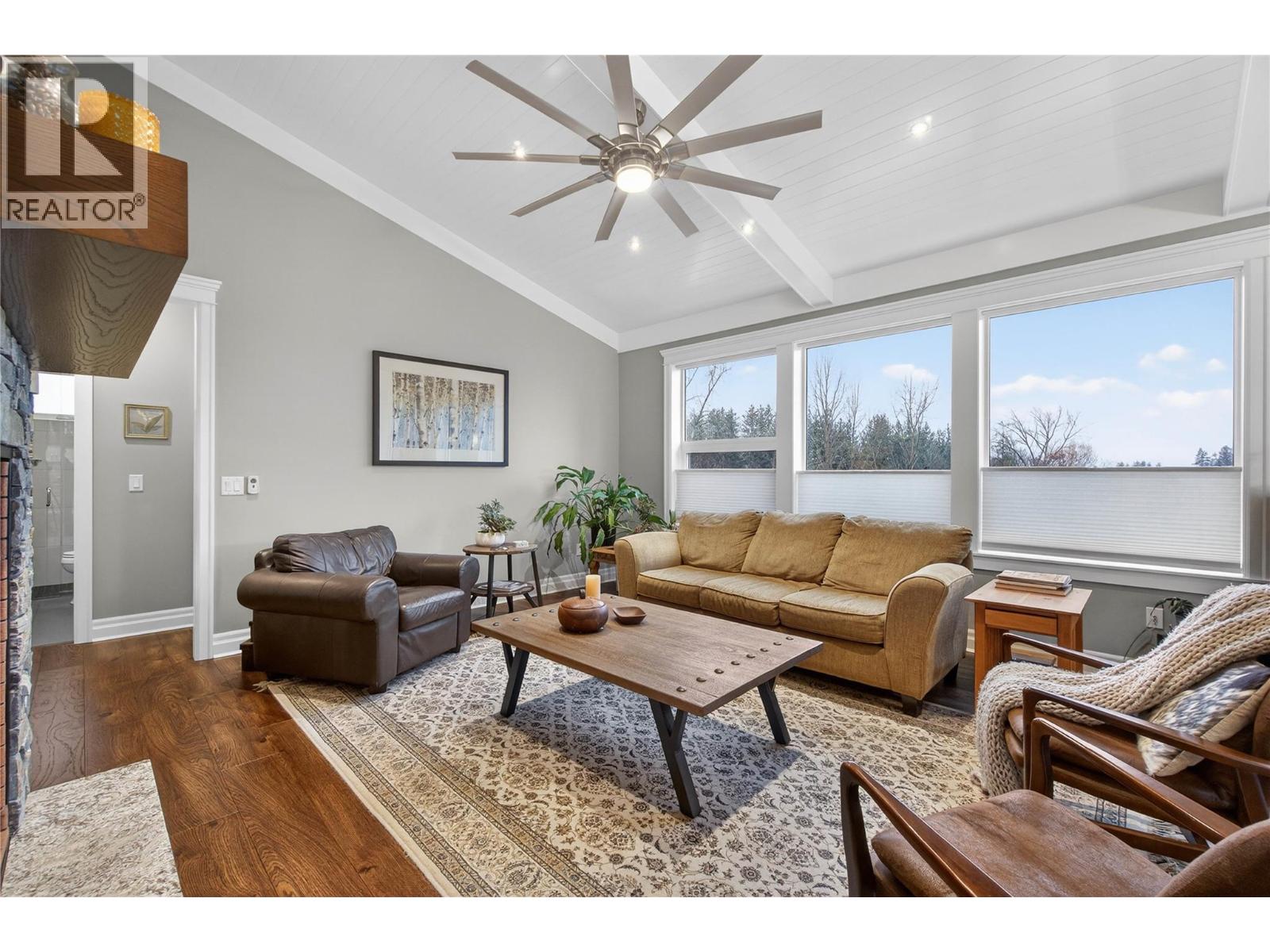  2281 24 Avenue Northeast, Salmon Arm