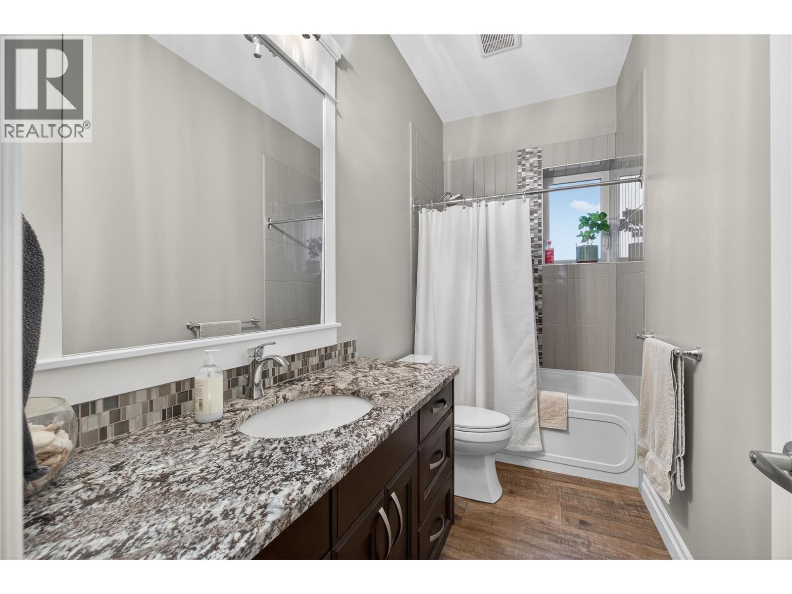  2281 24 Avenue Northeast, Salmon Arm