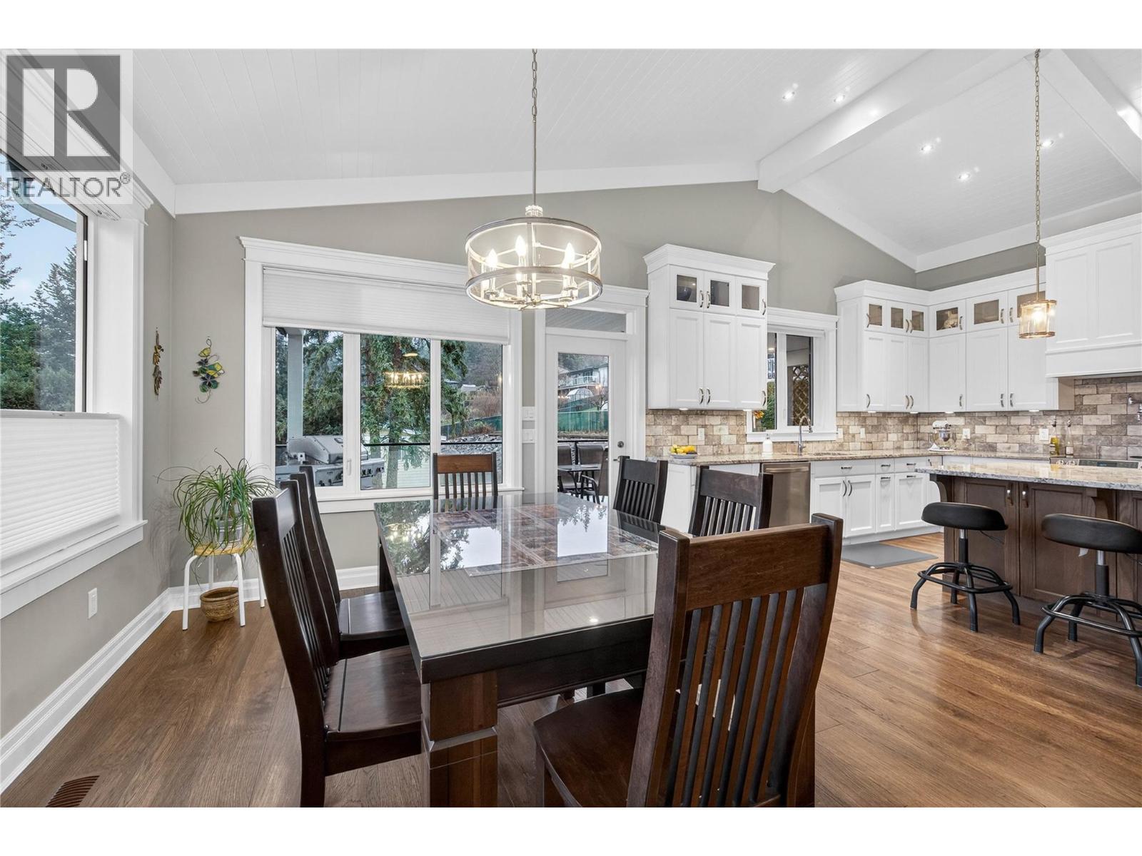  2281 24 Avenue Northeast, Salmon Arm