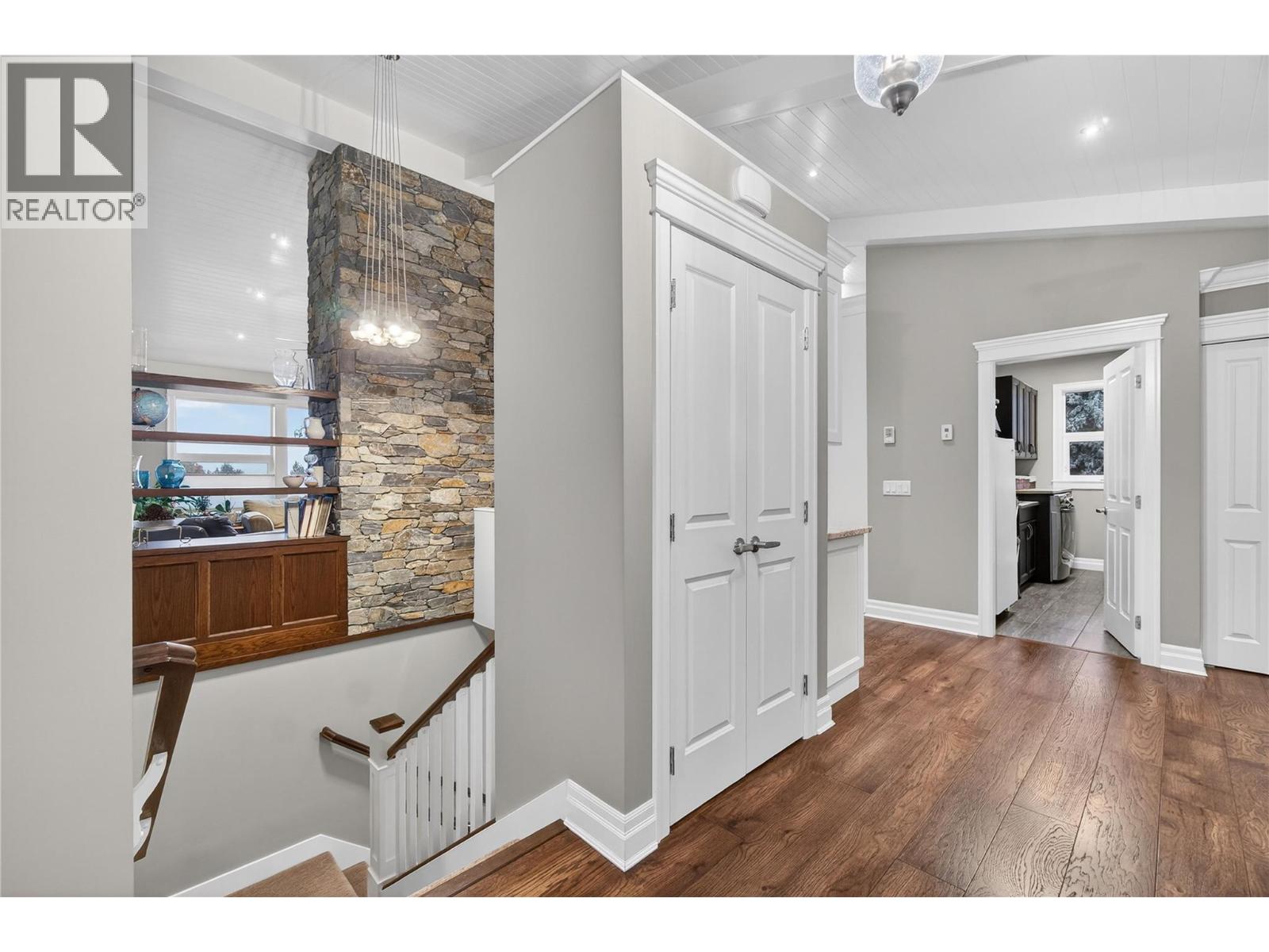  2281 24 Avenue Northeast, Salmon Arm