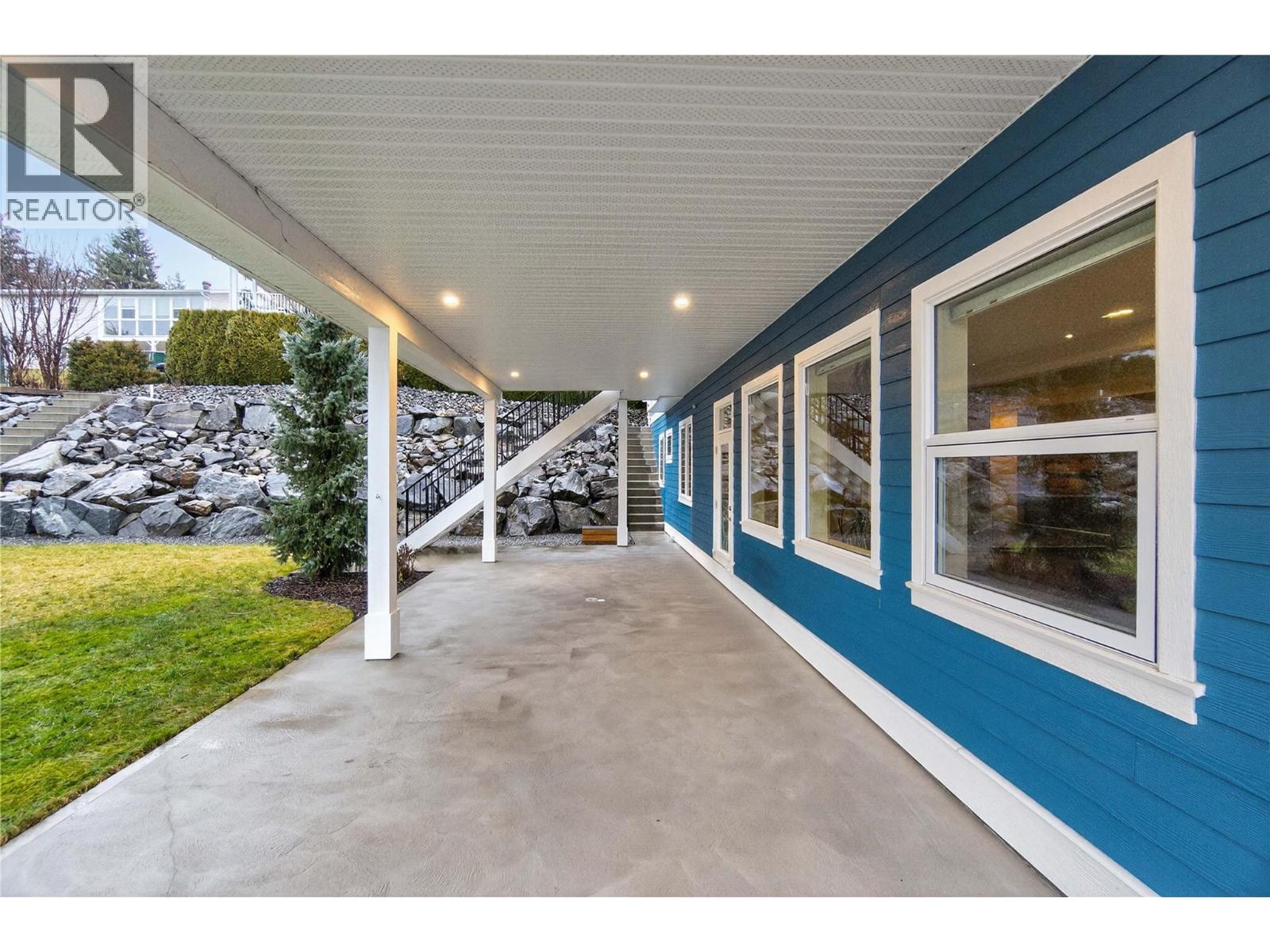  2281 24 Avenue Northeast, Salmon Arm