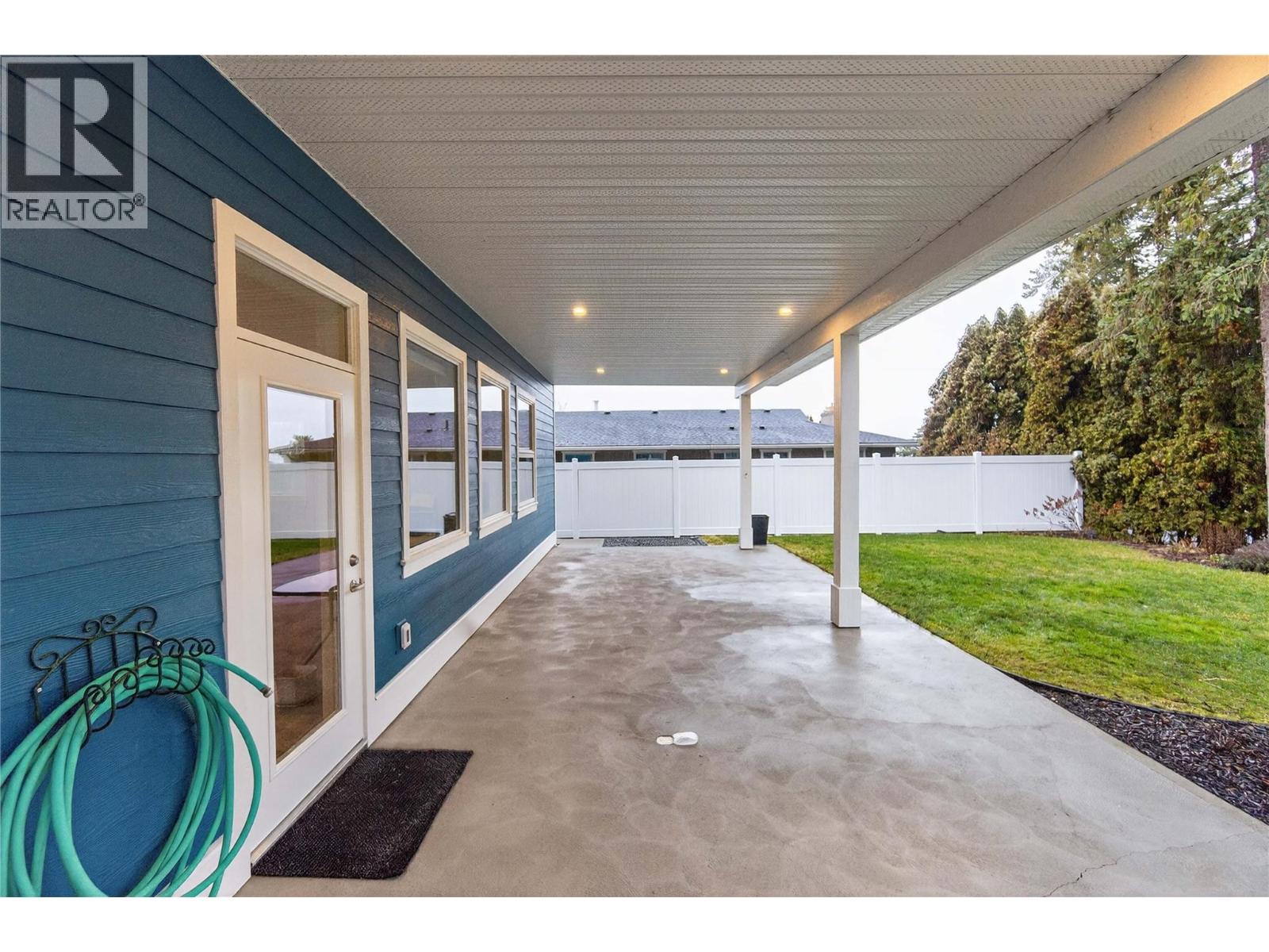  2281 24 Avenue Northeast, Salmon Arm