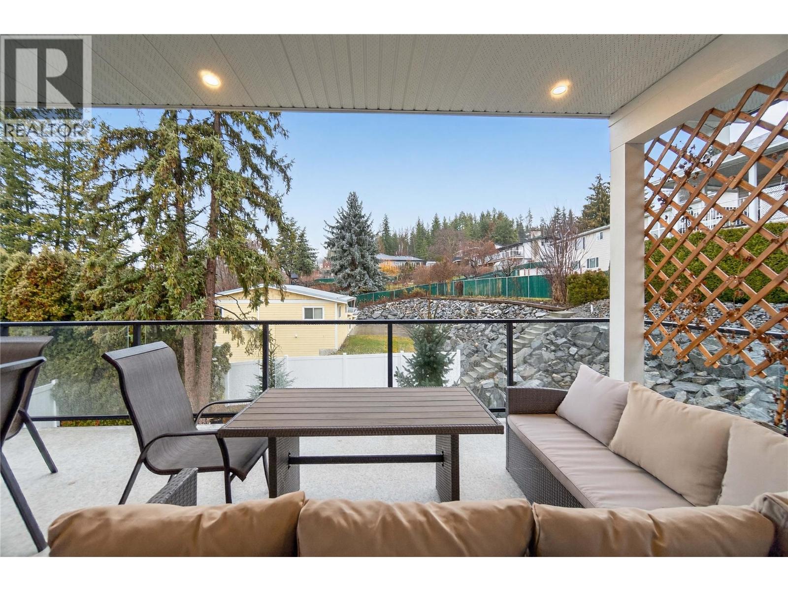  2281 24 Avenue Northeast, Salmon Arm