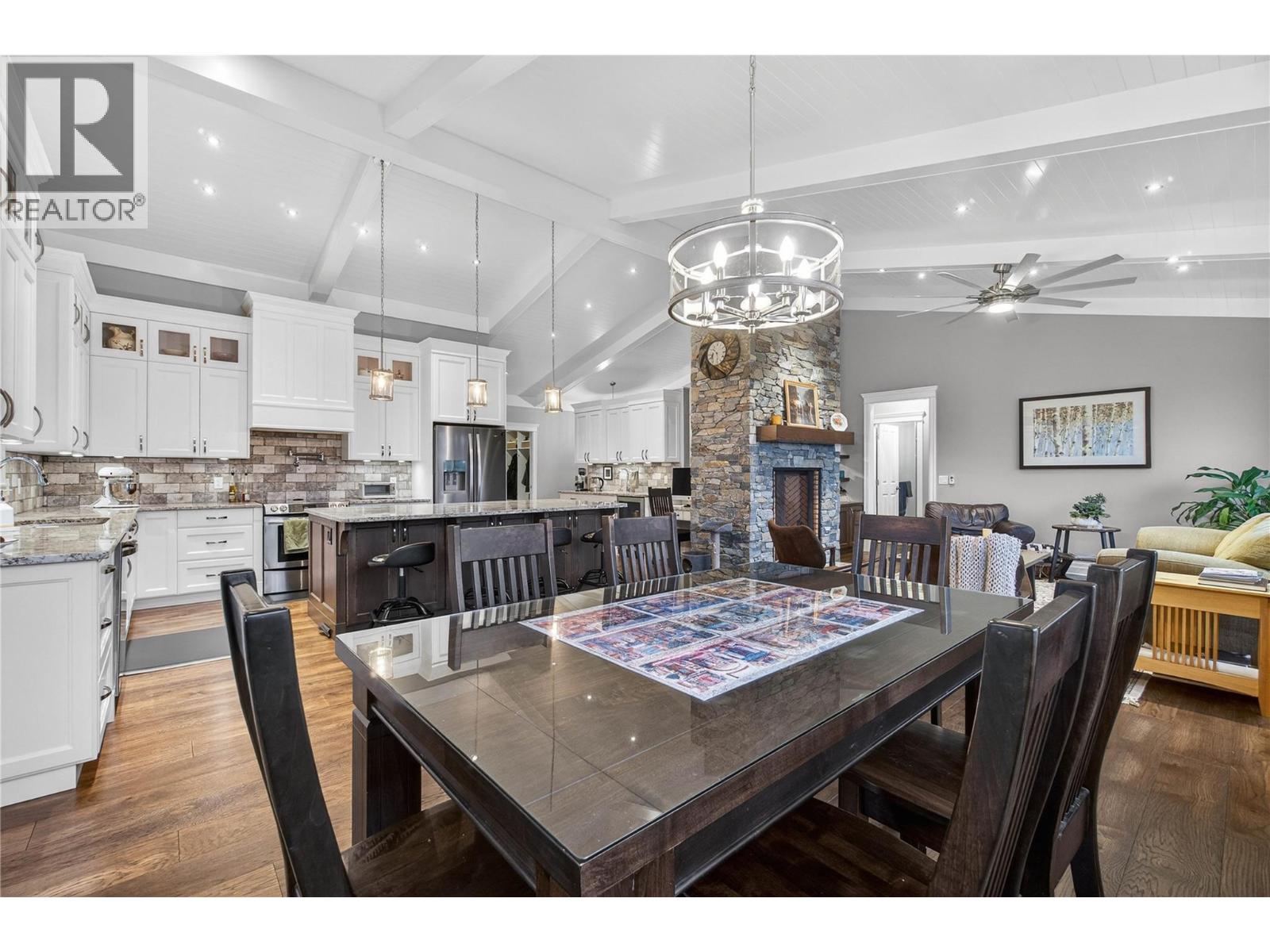  2281 24 Avenue Northeast, Salmon Arm