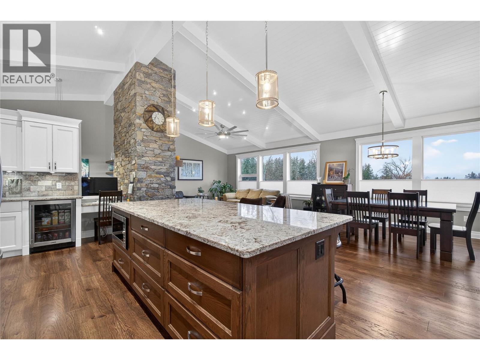 2281 24 Avenue NE - 50