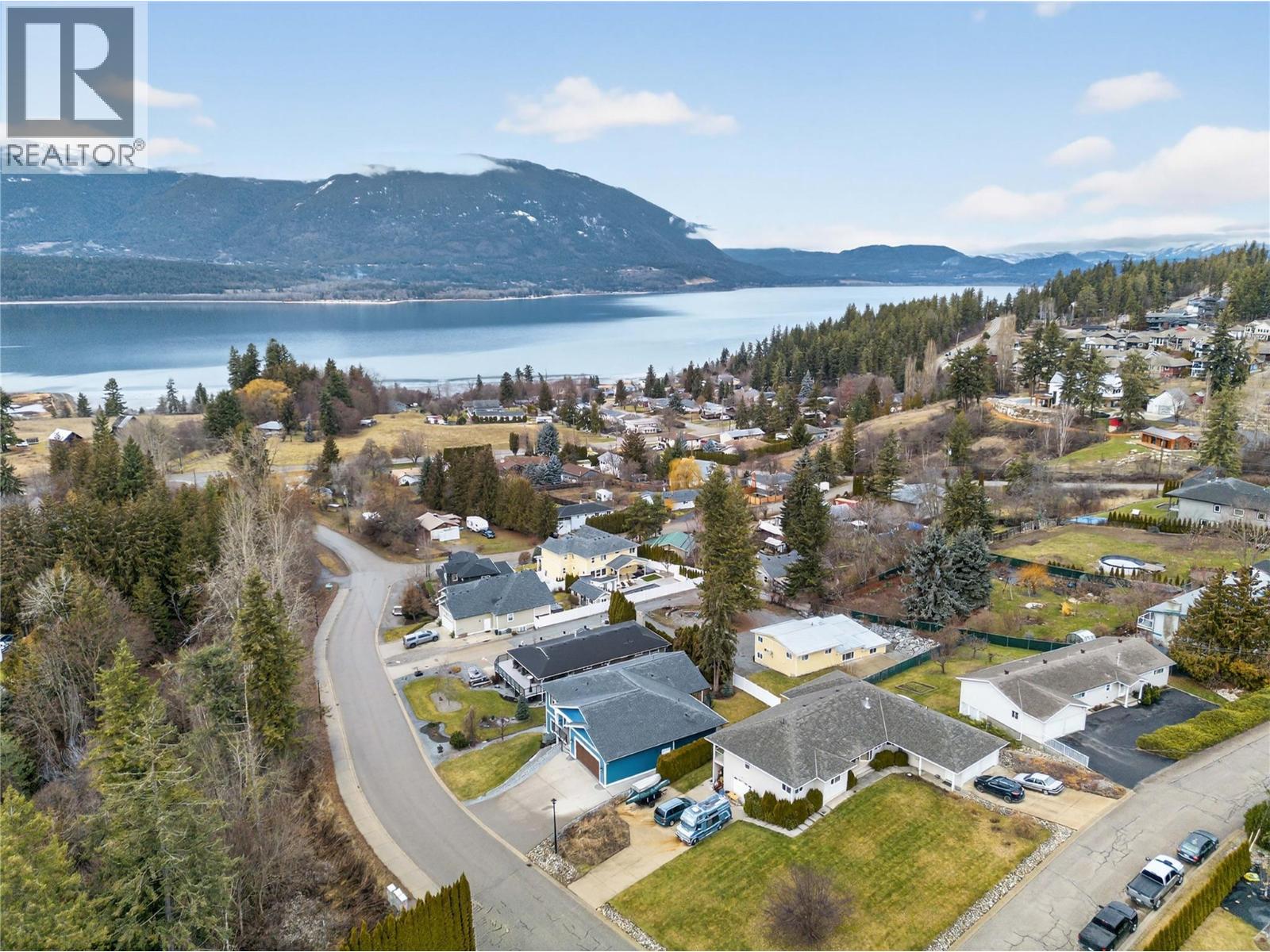  2281 24 Avenue Northeast, Salmon Arm